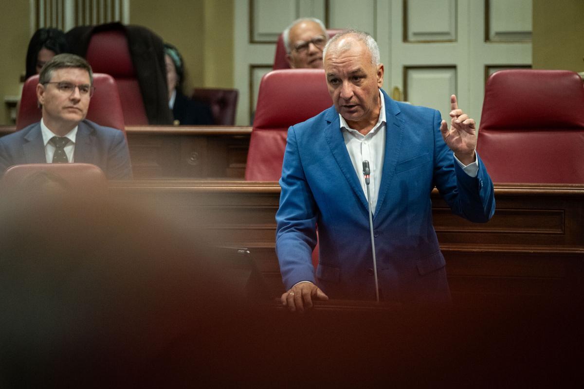 Pleno del Parlamento de Canarias Preguntas de control al presidente Fernando Clavijo sobre la crisis sanitaria del MV Hondius. Al resto de consejeros se les preguntará y comparecerán para abordar otros asuntos.