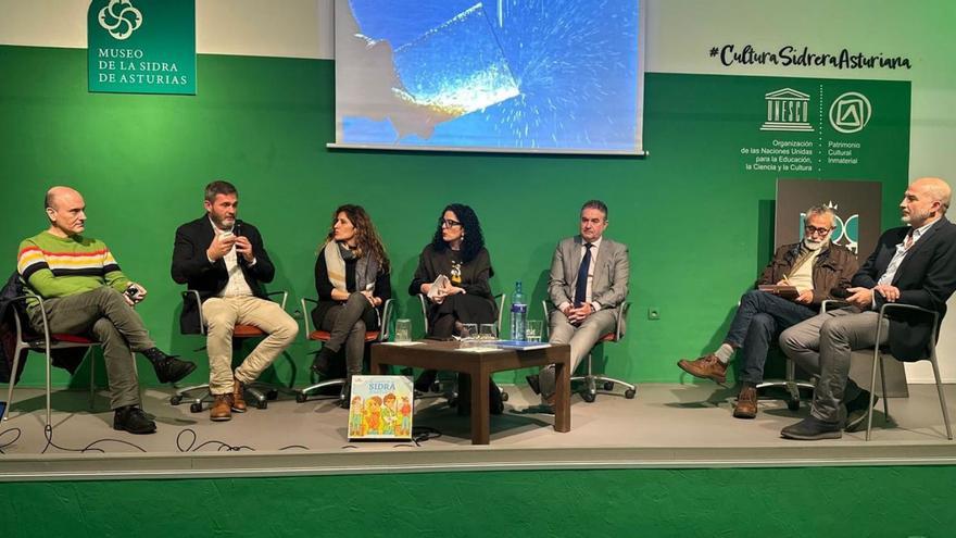 Por la izquierda, Pablo León, Luis Miguel Orviz, Anabel Santiago, Vanessa Gutiérrez, Luis Benito García, Xuan de Con y Juan Stové. | J. A. O.