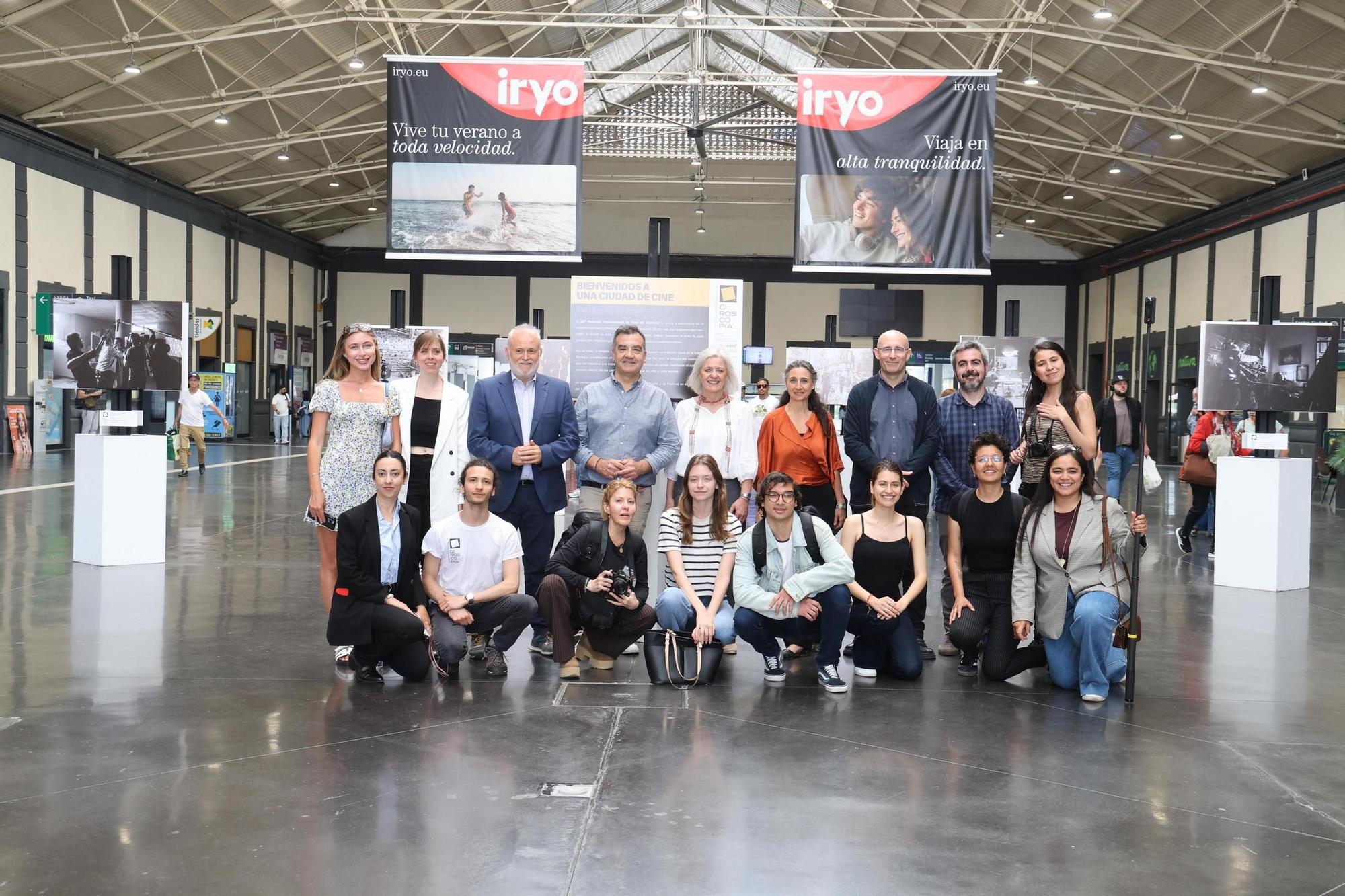 Inauguración de la exposición "Bienvenido a una ciudad de cine" en la estación de Renfe de Alicante