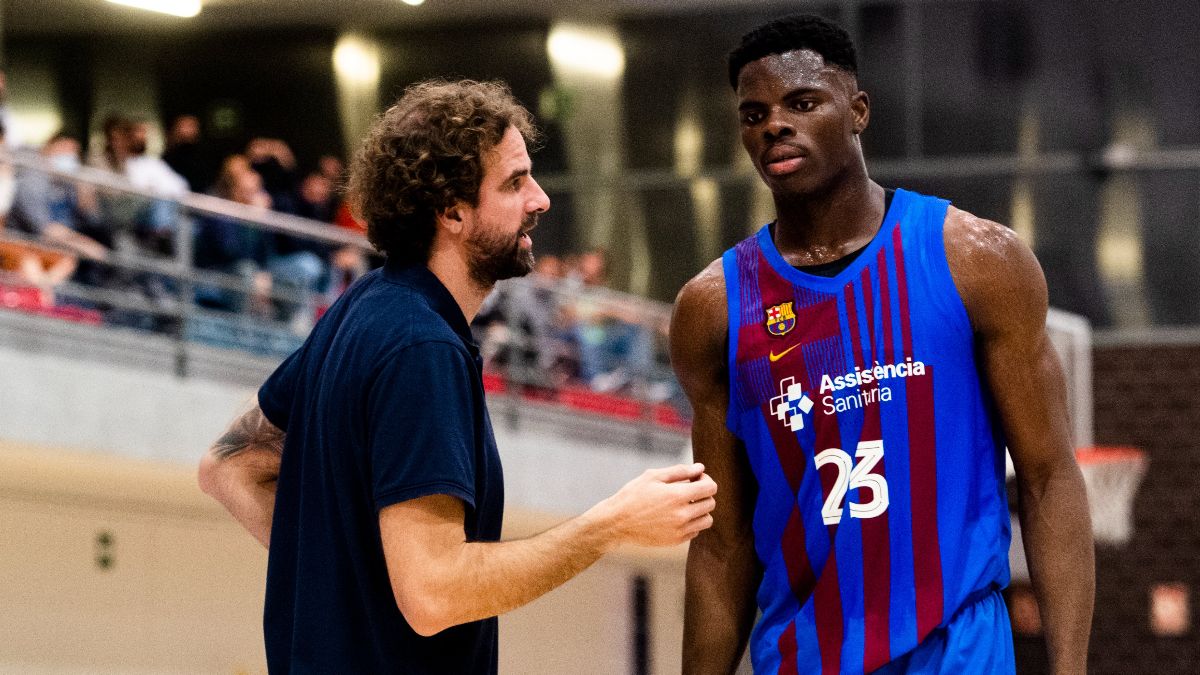 Roger Grimau y James Nnaji, en Huelva