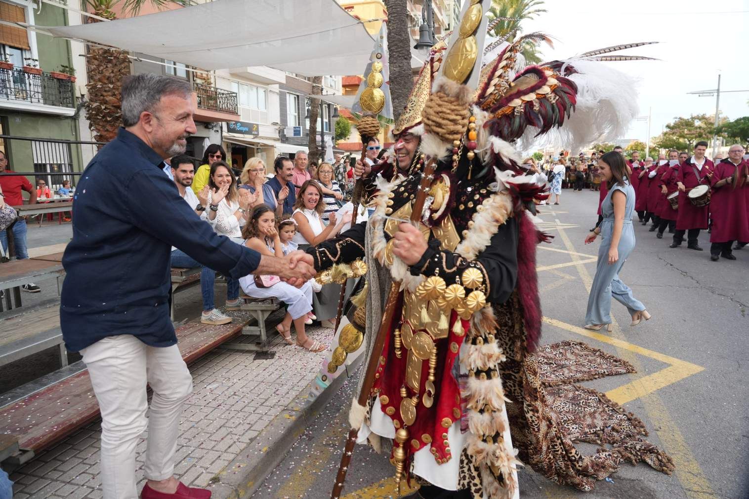 El Grau da inicio a las fiestas de Sant Pere con pólvora, bous y música