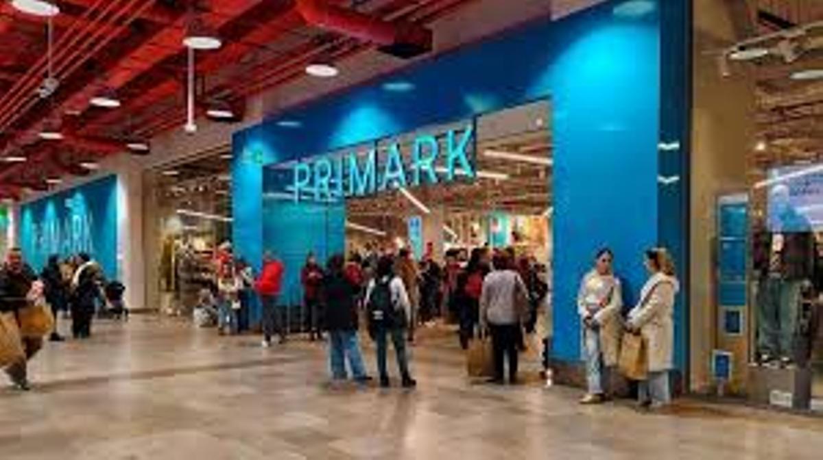 Colas kilométricas en Primark para hacerse con la vajilla inspirada en la Toscana y que promete agotarse en horas: apta para lavavajillas y microondas y por solo 5 euros