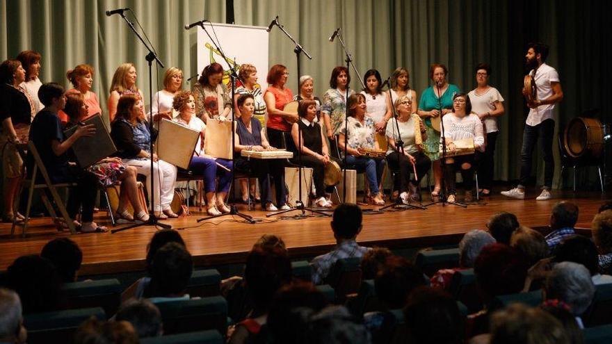 Concierto de la escuela de folclore.