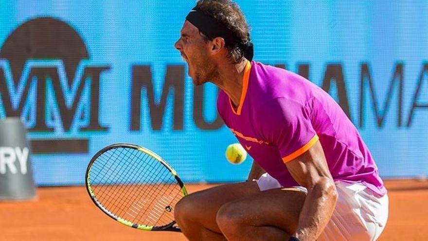 Nadal vuelve a la cima antes de jugar en Valencia