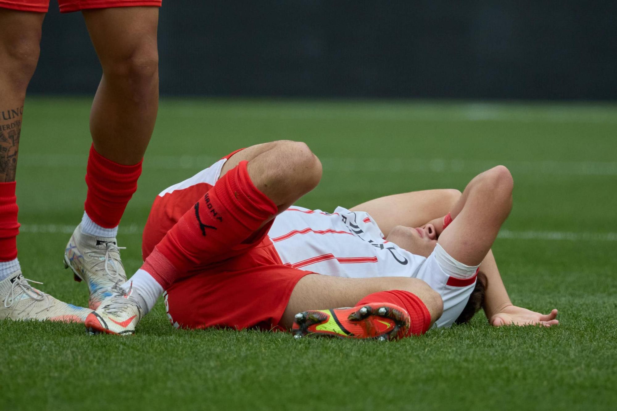 Les fotos del Girona B i Barça Atlètic