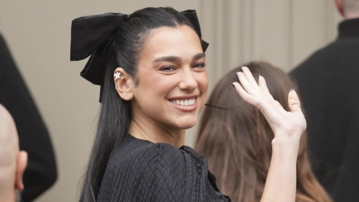 Dua Lipa presume de planazo madrileño: tapas, cócteles y su cuadro favorito