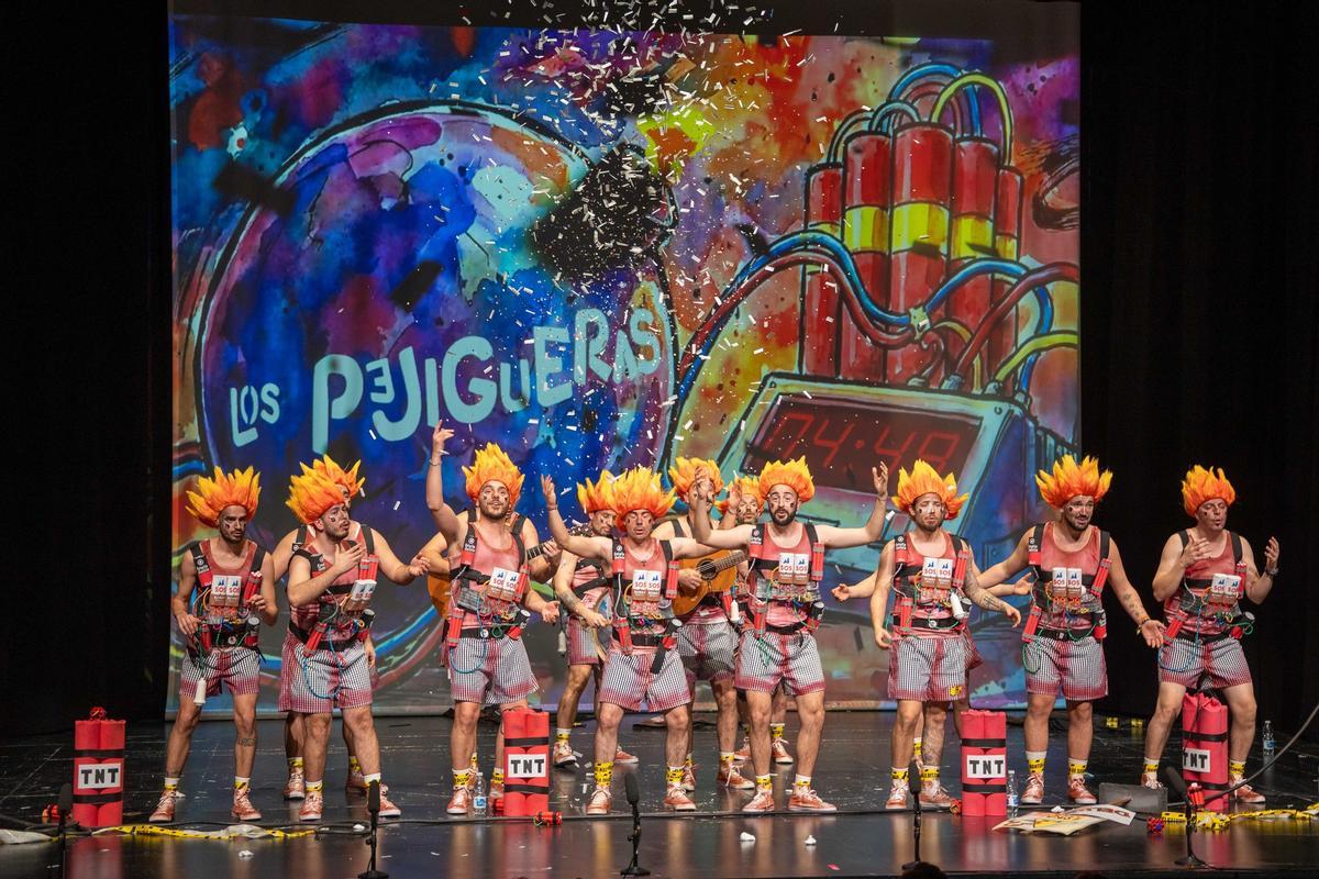 Chitigora Los Pejigueras, anoche, durante su actuación en el María Luisa.