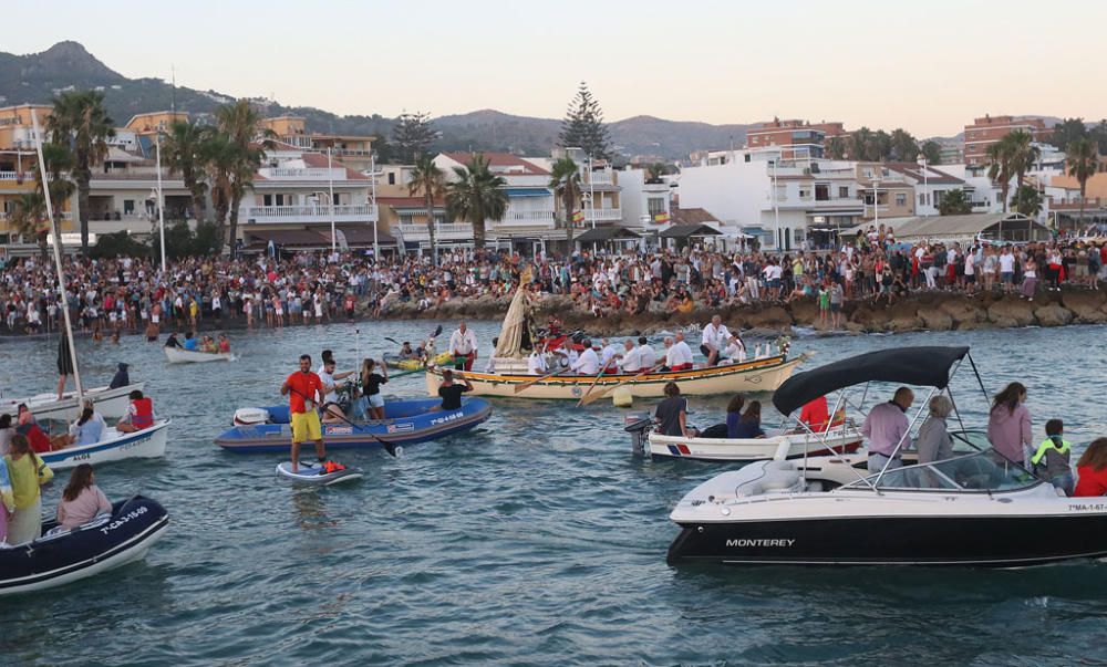 La Virgen del Carmen de Pedregalejo y la de El Palo se encuentran en las aguas del Mediterráneo.