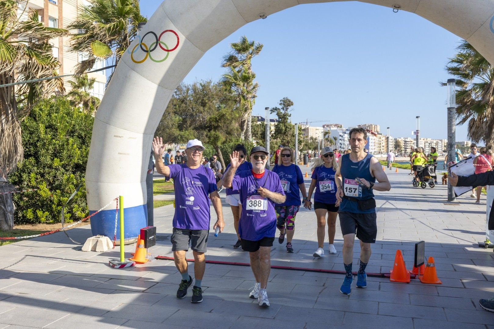 Así fue en imágenes una nueva edición de la carrera solidaria de AFA Torrevieja