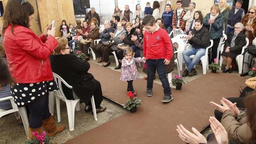 Pasarela infantil y solidaria