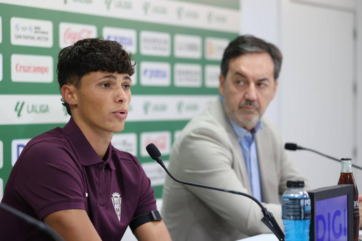La presentación de Dani Budesca como nuevo jugador del Córdoba CF, en imágenes La presentación de Dani Budesca como nuevo jugador del Córdoba CF, en imágenes
