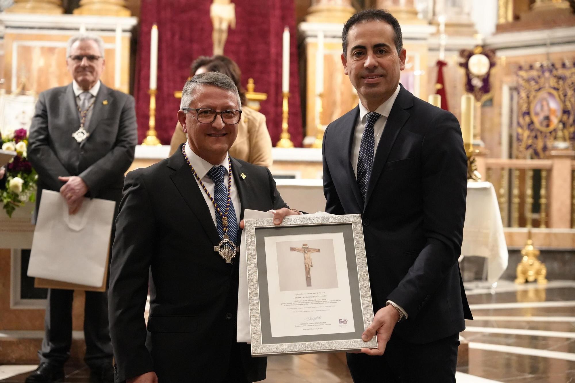 Las fotos de la misa para conmemorar el 50º aniversario de la Junta Central de Semana Santa de Vila-real