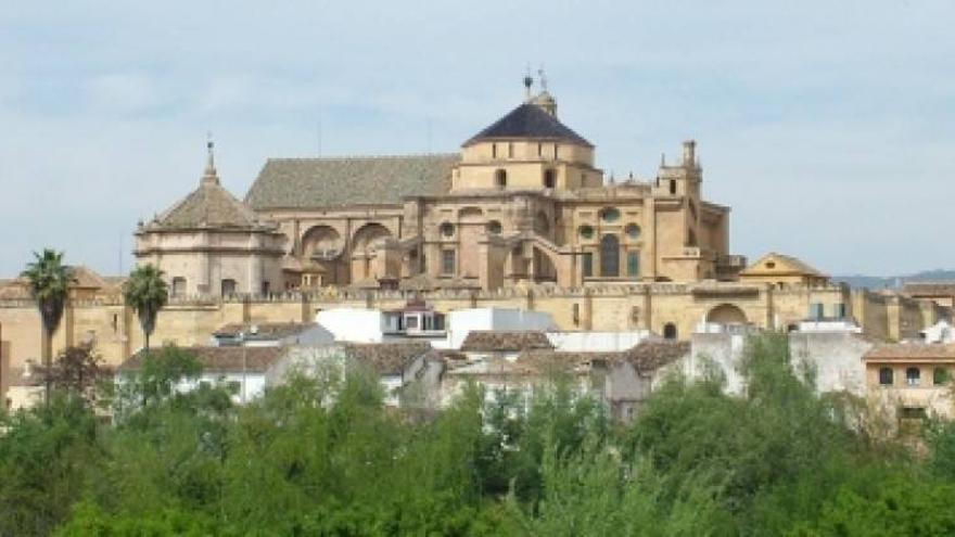 Un estudio estima &quot;imposible&quot; el rezo compartido en la Mezquita-Catedral