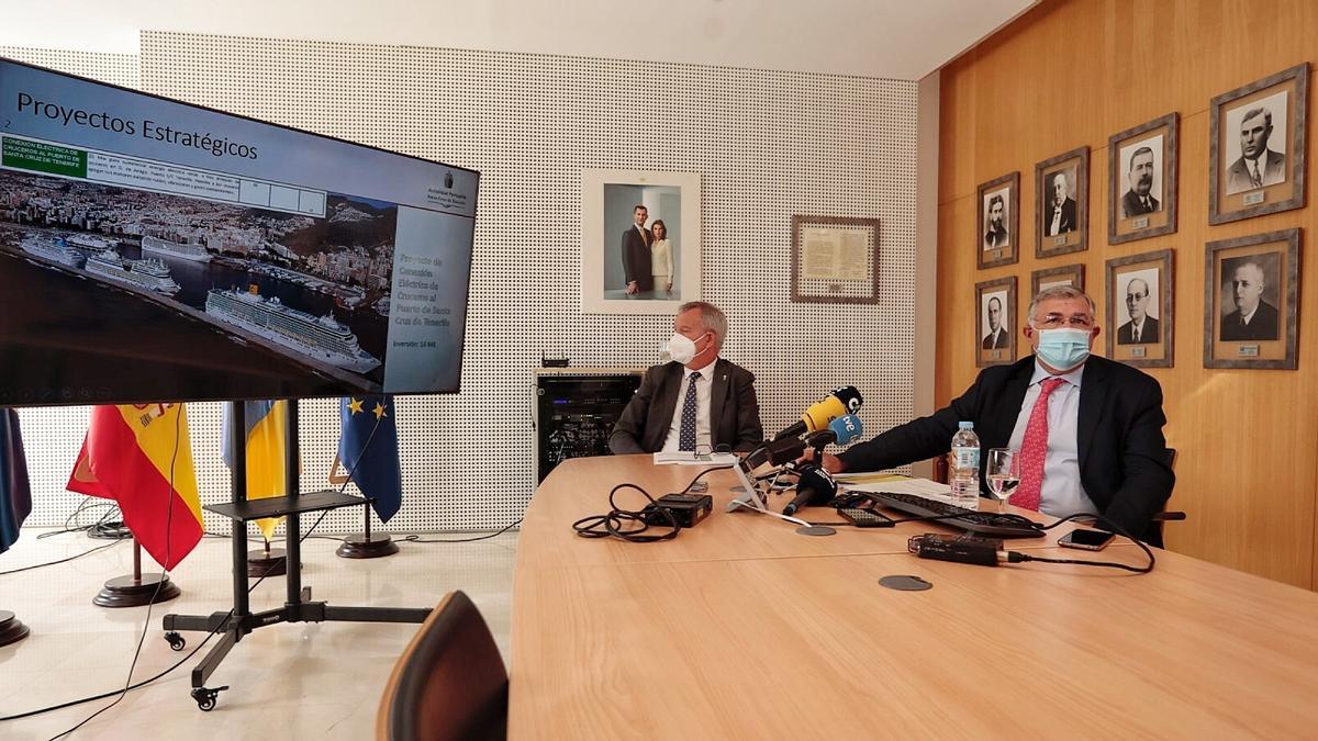 Sebastián Franquis y Carlos González, durante la rueda de prensa que ofrecieron ayer.