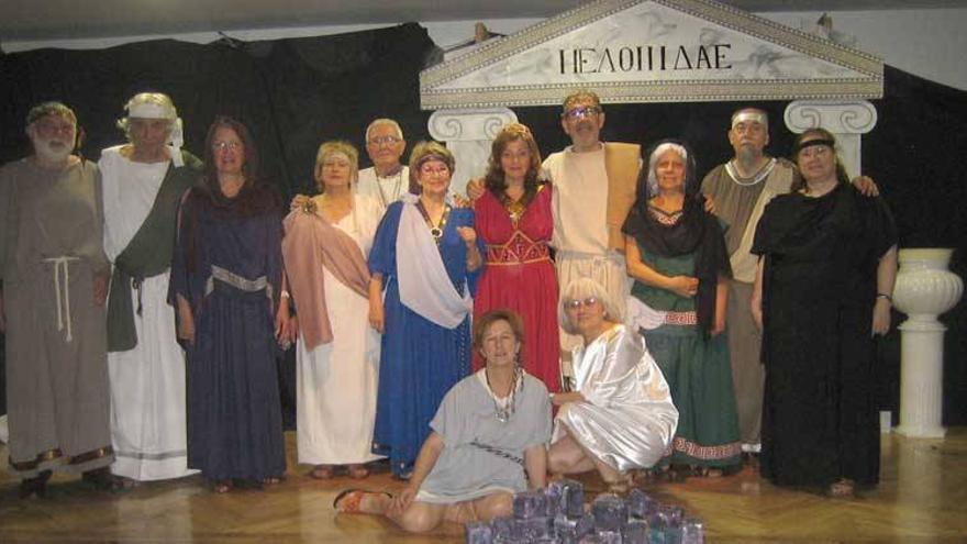 Actores de la Universidad de Mayores de Plasencia representan en Jaraíz &#039;Los Pelópidas&#039;