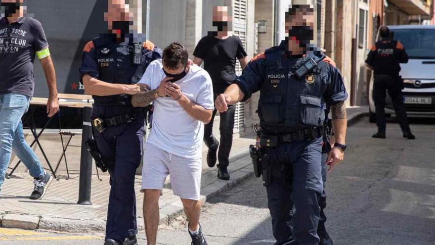 Un dels detinguts en l&#039;operació policial a Santa Coloma.