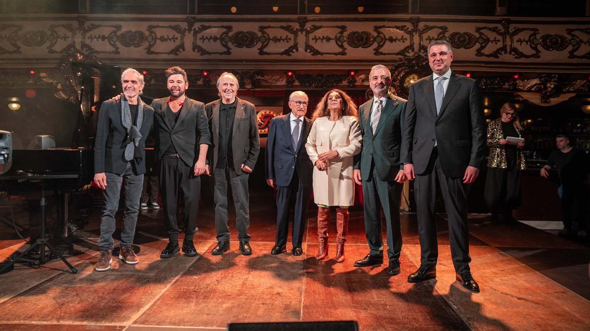 "Festas de Santa Eulália",  invitado de honor este año Joan Manuel Serrat que presentó Lolita Flores.
