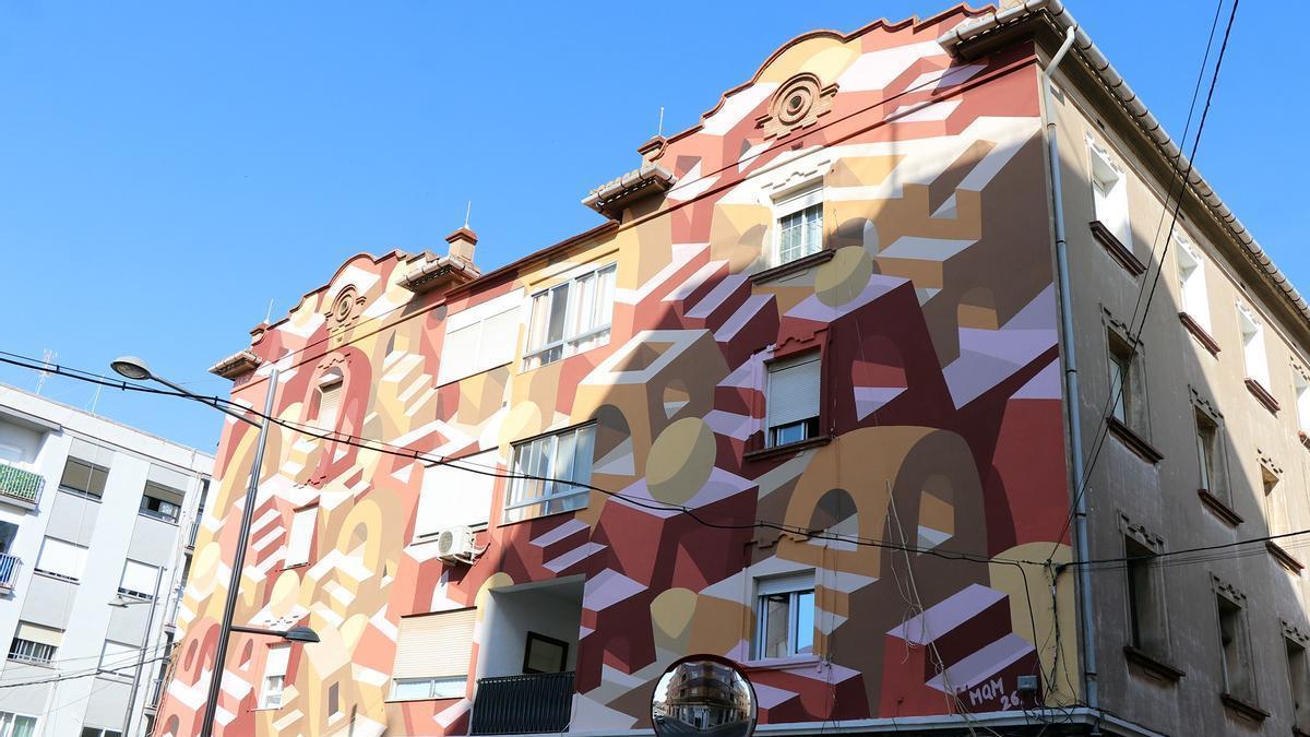 Uno de los nuevos murales en las calles de Sagunt.