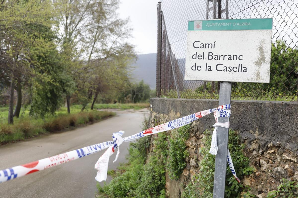 Un camino de Alzira que también permanece hoy cortado por las lluvias.