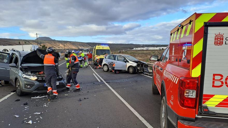 Dos coches implicados en una colisión frontal con cinco heridos en Lanzarote