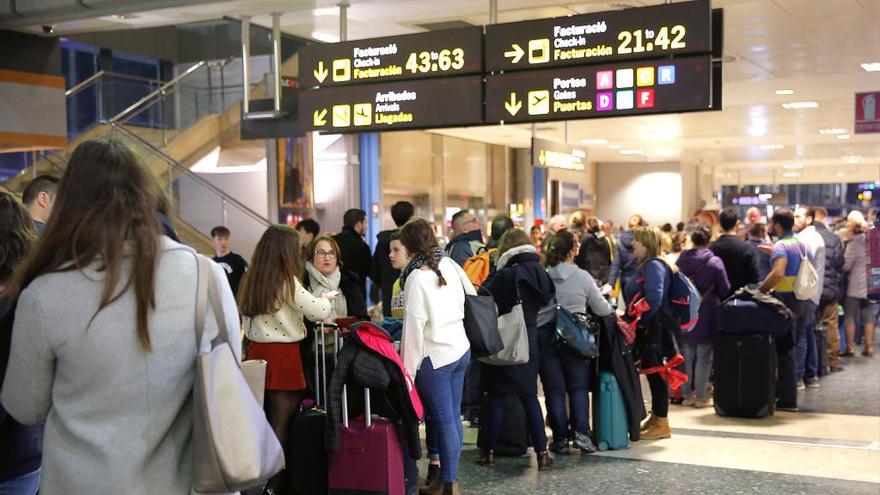 Colas en el Aeropuerto de València