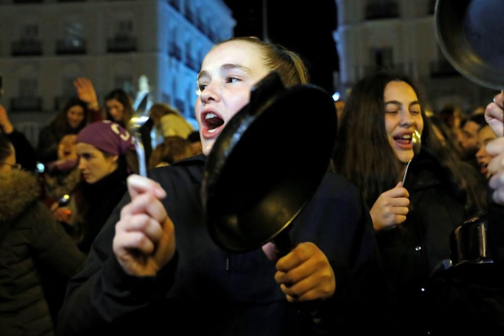 CACEROLADA EN LA PUERTA DEL SOL