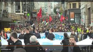 Multitudinaria manifestación en Bilbao en apoyo a los derechos de los presos de ETA