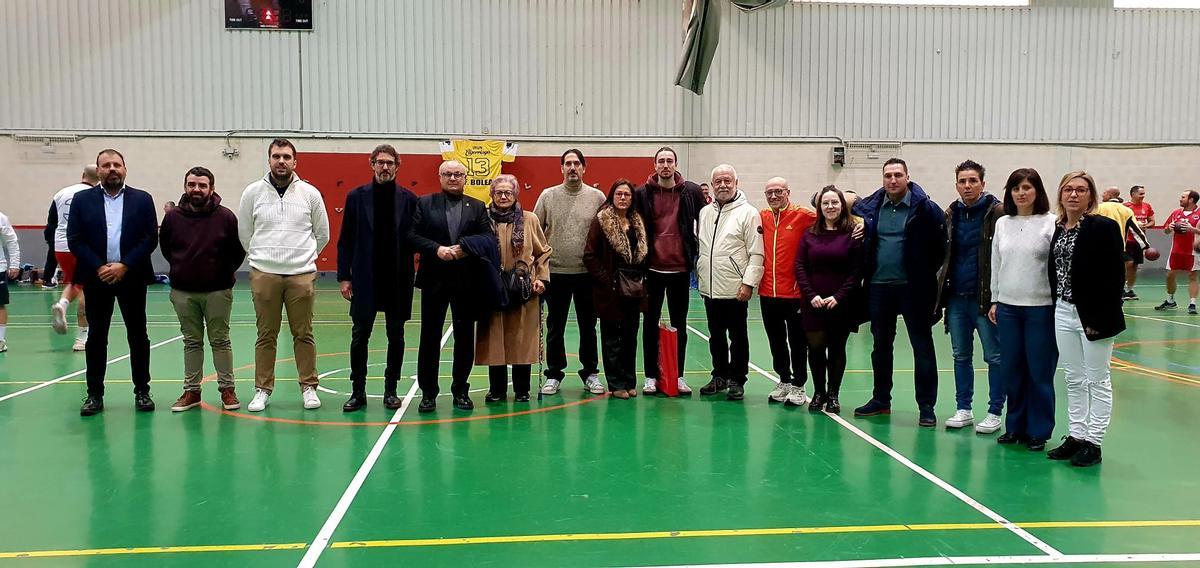 Imagen del homenaje con familiares de Fernando Bolea.
