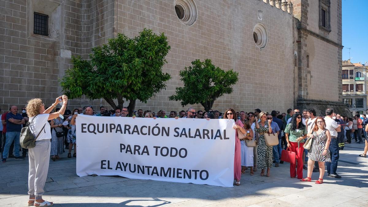 Protesta de trabajadores del ayuntamiento en julio de 2022.