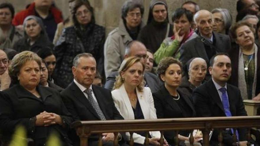 El secretario del Vaticano ordena en Santiago al gallego Rodríguez Carballo