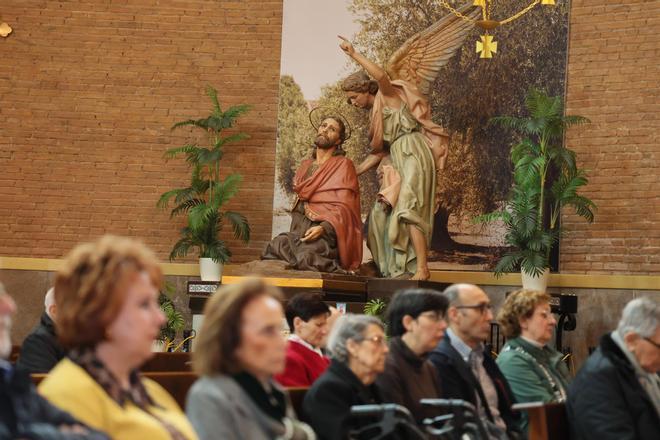 Galería de fotos: El Gremi de Fusters de Vila-real celebra a Sant Josep con una misa en la basílica y una degustación de buñuelos