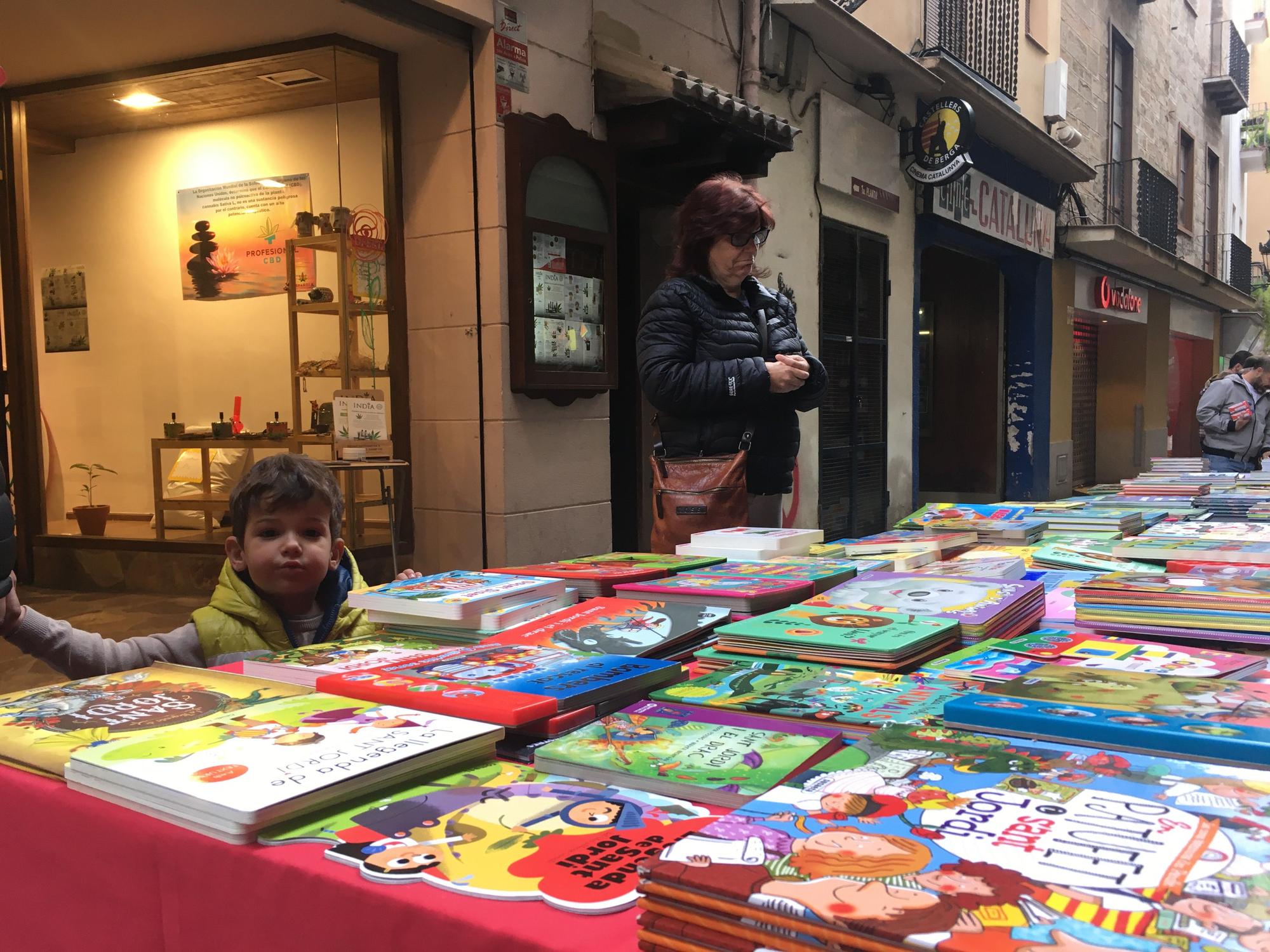 Les imatges de la diada de Sant Jordi a Berga