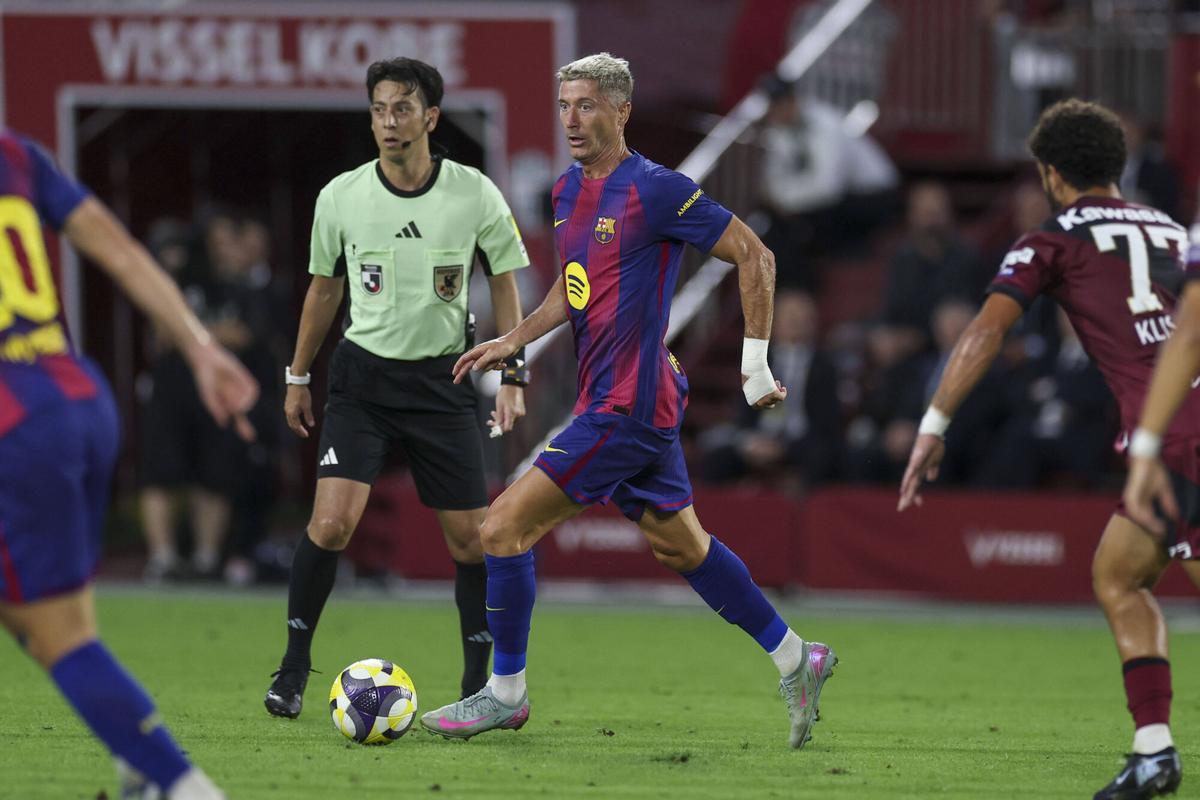 Lewandowski en el partido ante el Vissel Kobe.