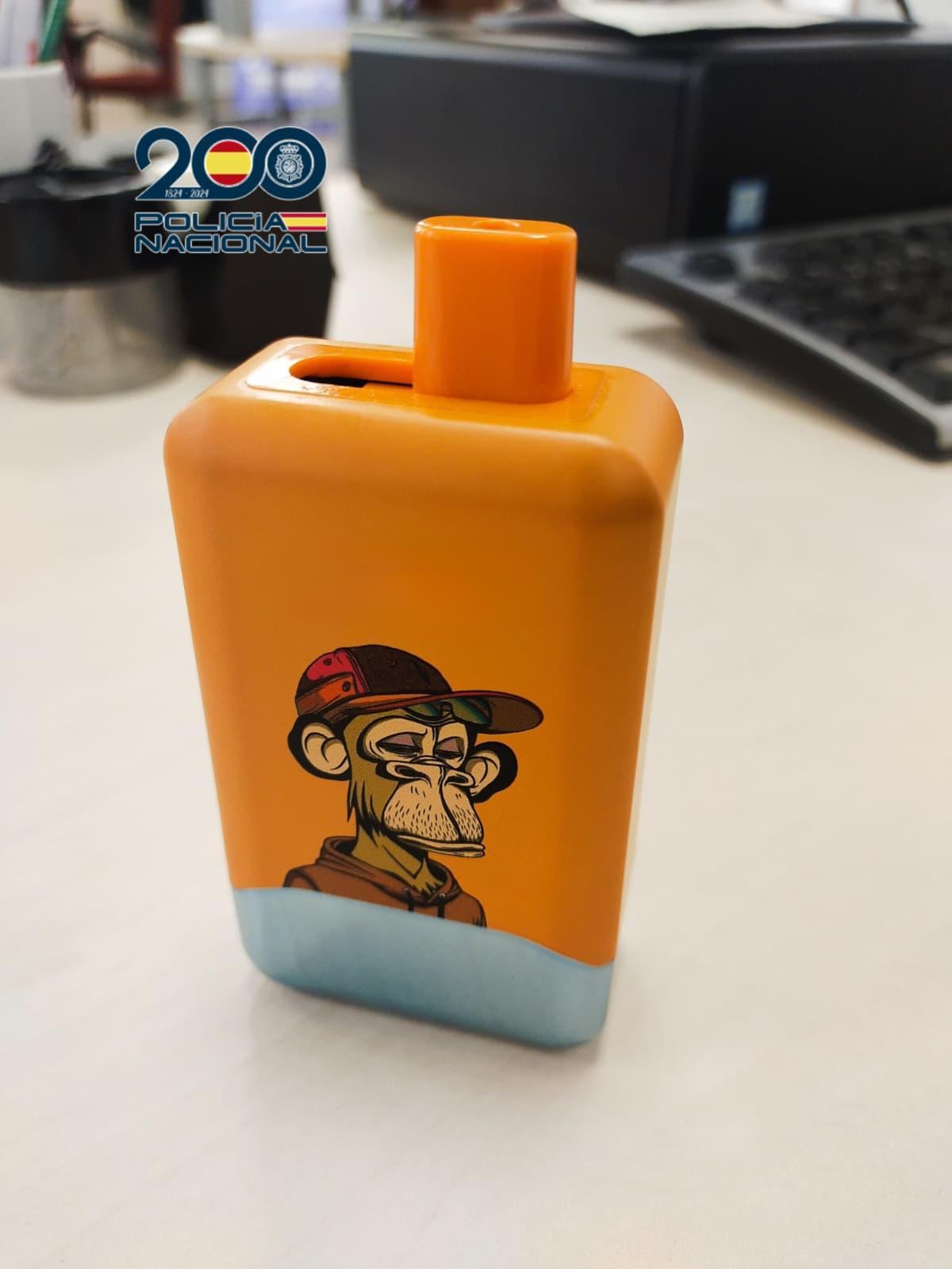 Uno de los vapeadores incautados en un instituto de Zaragoza por la Policía Nacional