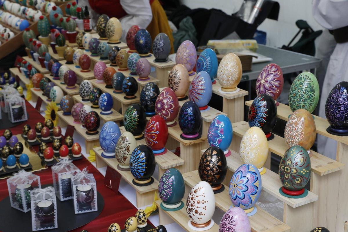En imágenes: la fiesta de Güevos Pintos toma Pola de Siero