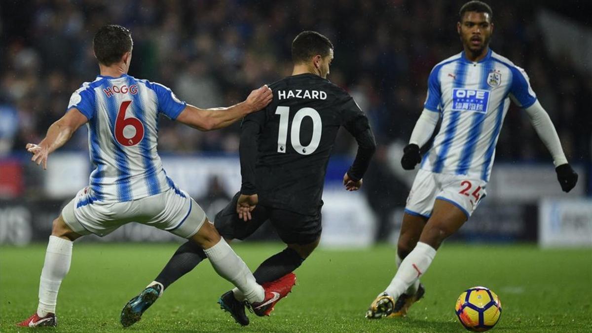 Hazard dirigió la solvente victoria del Chelsea en Huddersfield