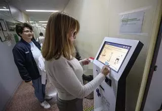 Sanidad invierte más de 10 millones en un sistema para agilizar las colas en hospitales y centros de salud