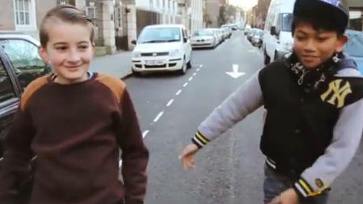 Versió de la cançó ’Happy’ de Pharrell Williams a Londres.