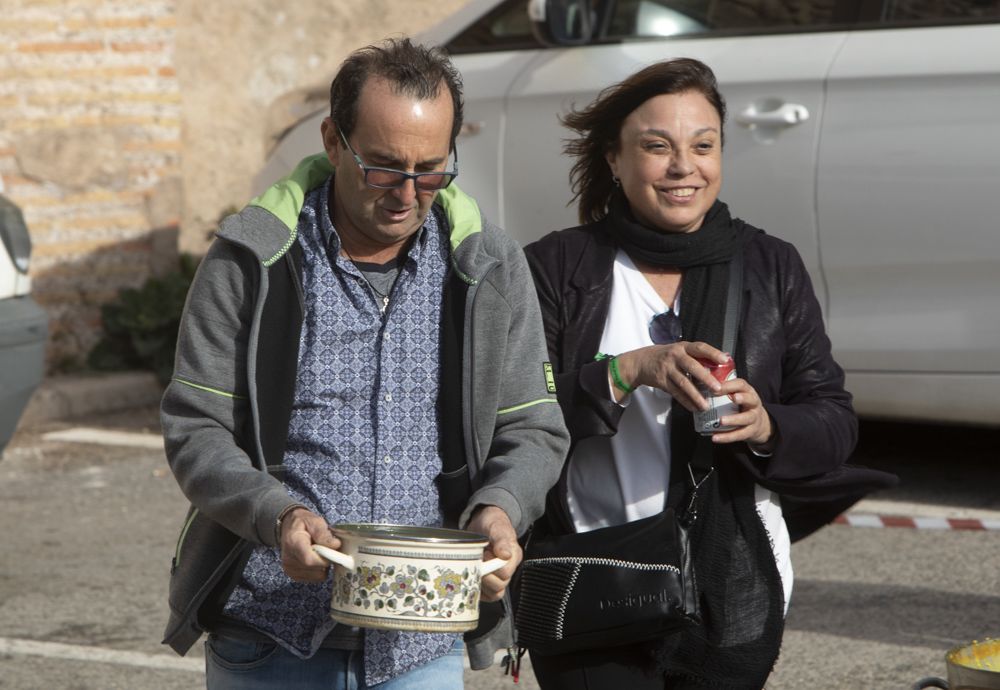 Reparto de Calderas en Albalat dels Tarongers el Día de la Purísima