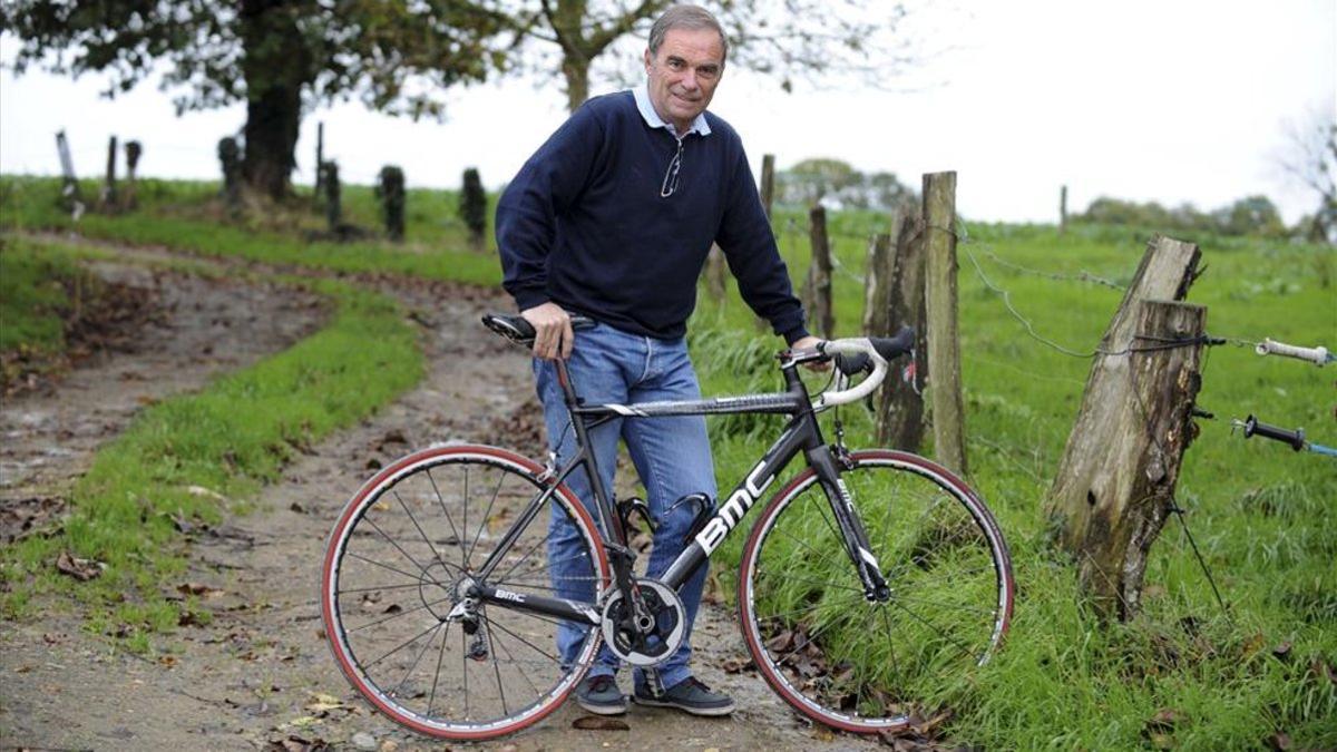 La cara más solidaria de Hinault, el supercampeón bretón