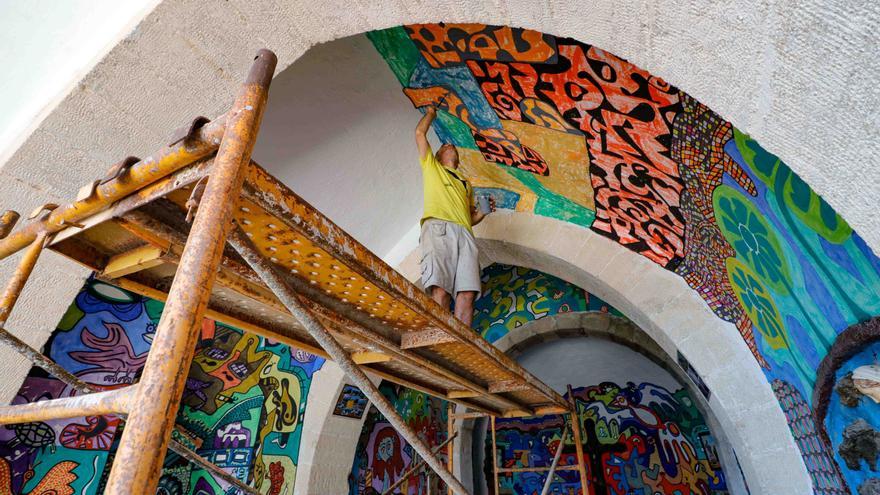 Jesús Cees vuelve a la ermita de Sant Cristòfol de Alcoy para terminar su obra