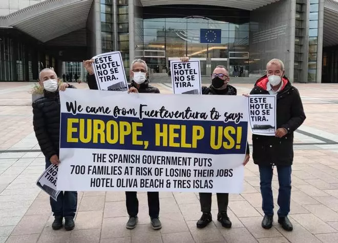 La Eurocámara pide explicaciones a Canarias por el bloqueo del Oliva Beach