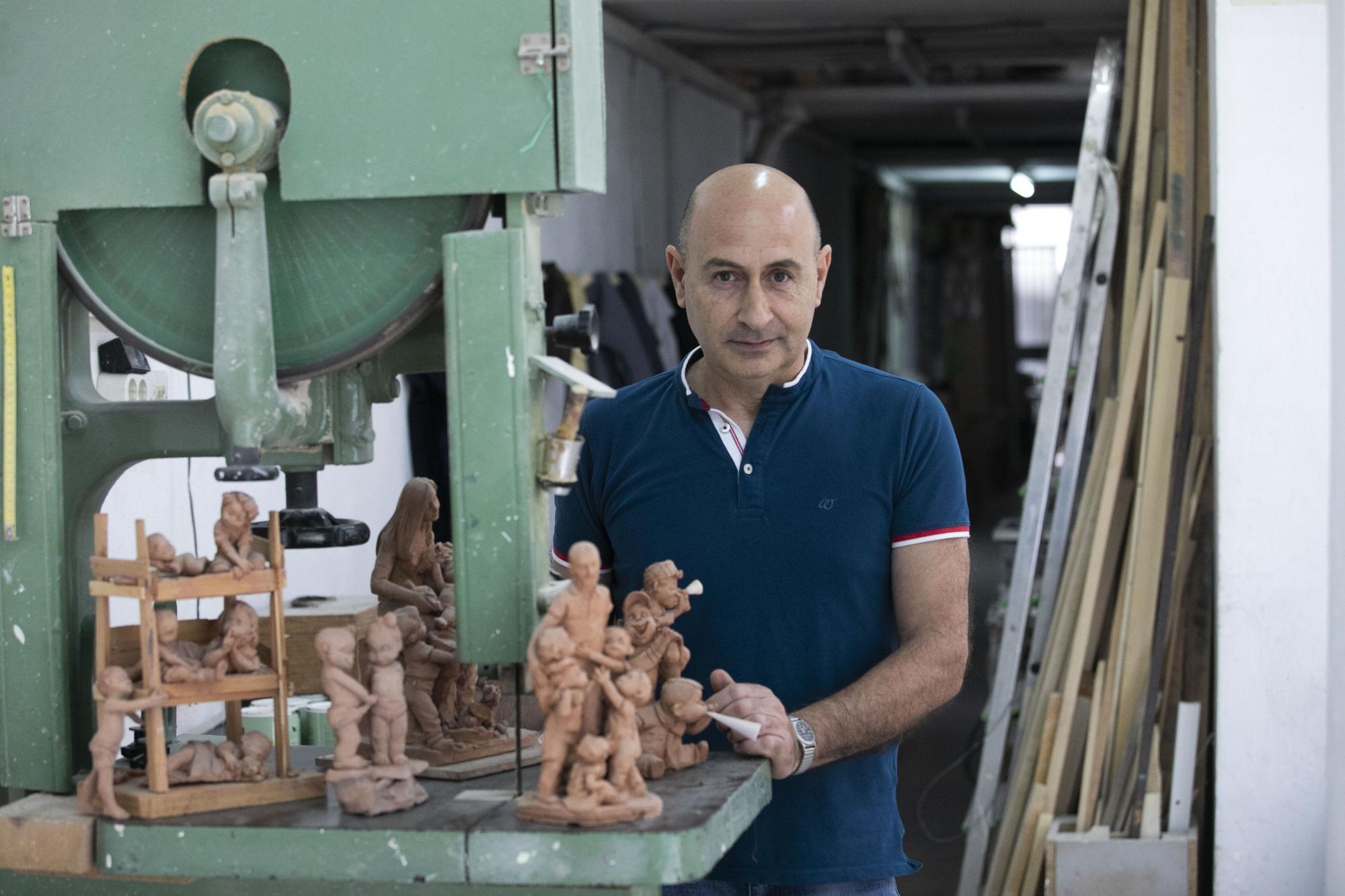 El santuario de moldes de Fallas del artista Pedro Rodríguez