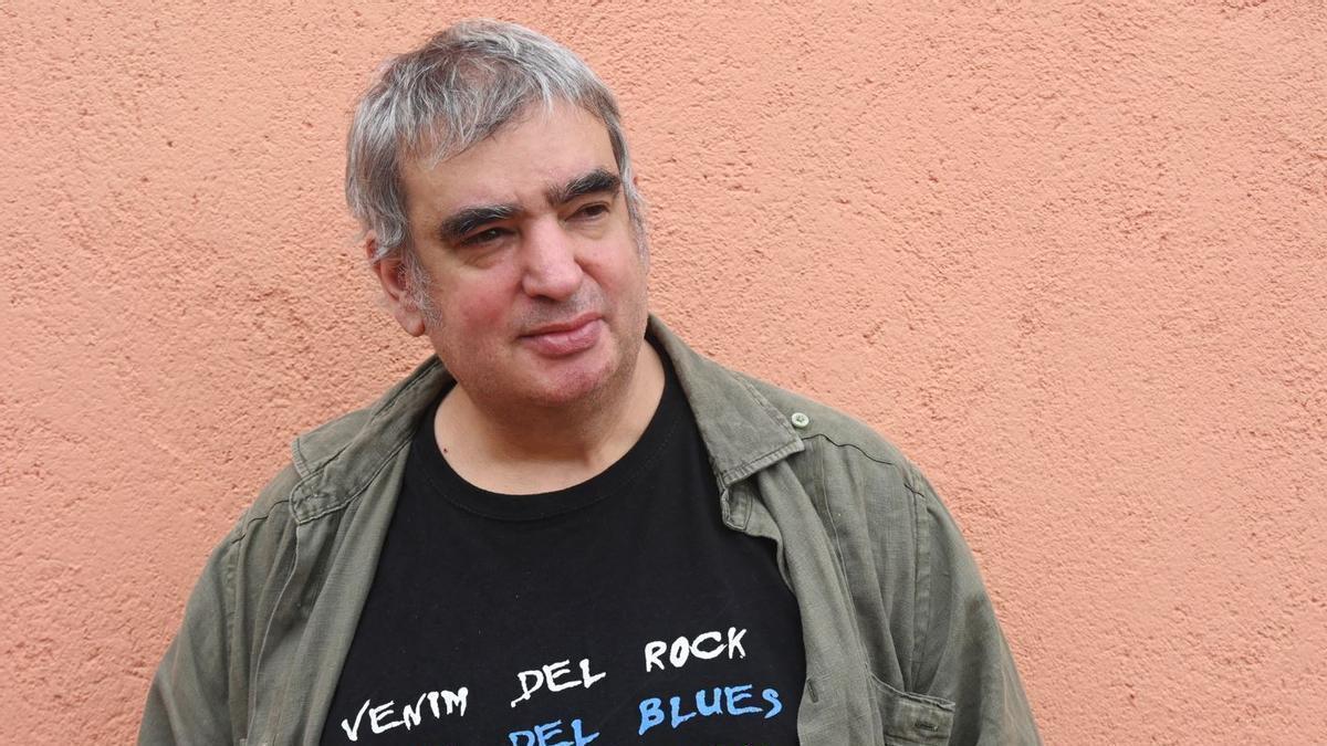 Joaquim Vilarnau ha biografiat artistes com Sabater, Brams i Antònia Font i ara dissecciona «L’estaca»