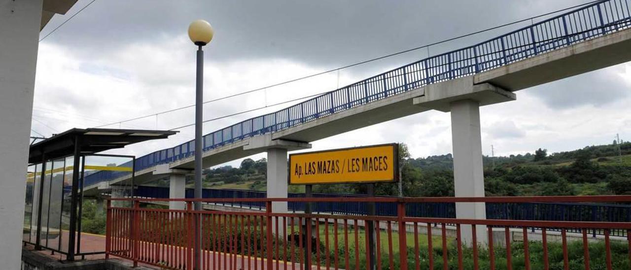 El apeadero de ferrocarril de Las Mazas.