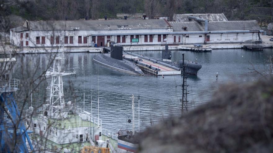 Bucs de guerra i submarins russos a Sebastòpol