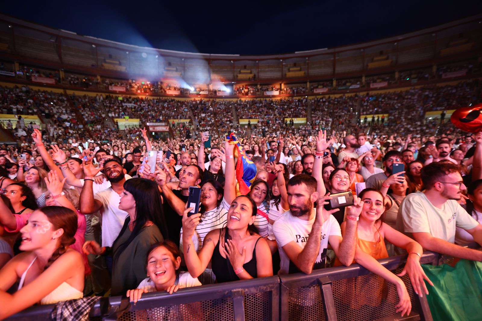 Córdoba se convirtió anoche en el lugar feliz de Camilo