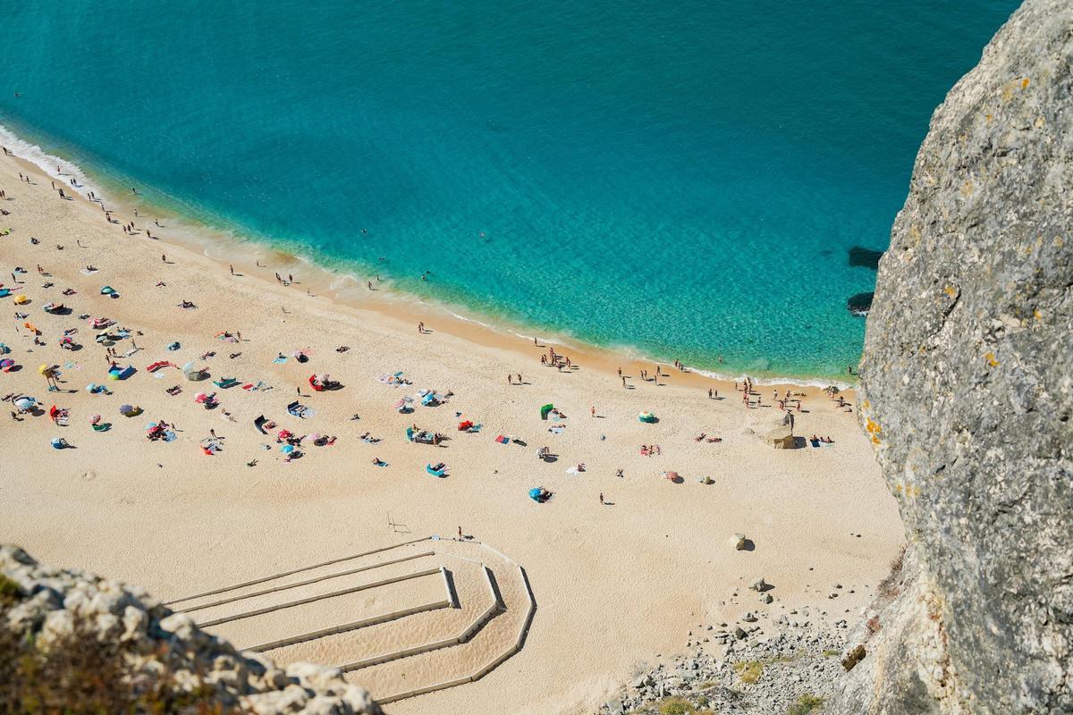 La playa de Nazaré es apta para toda la familia
