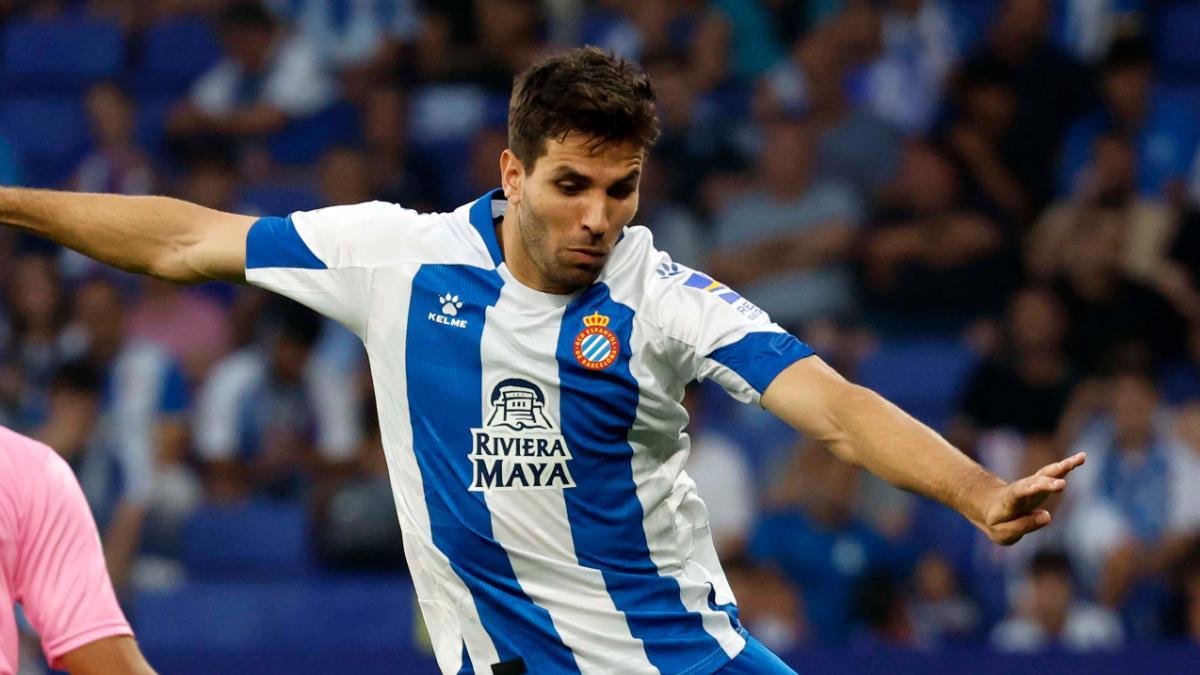 Leandro Cabrera en una acción contra el Eldense