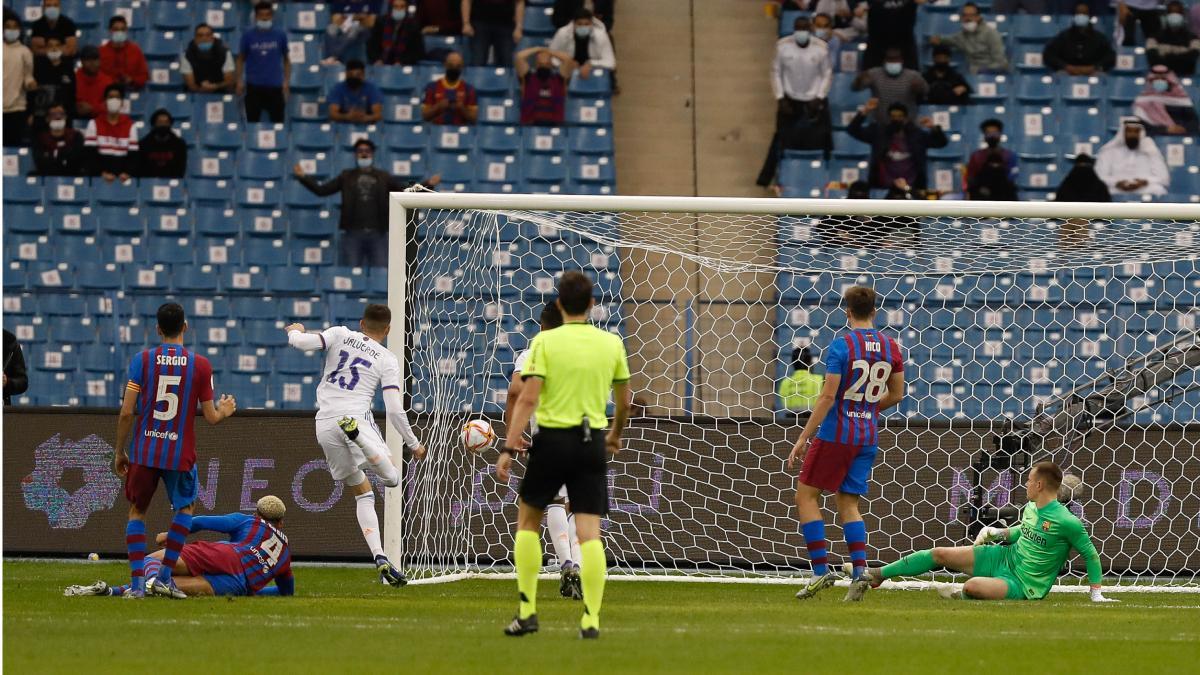 Fede Valverde decidió con este gol el Barça-Real Madrid de la Supercopa de España